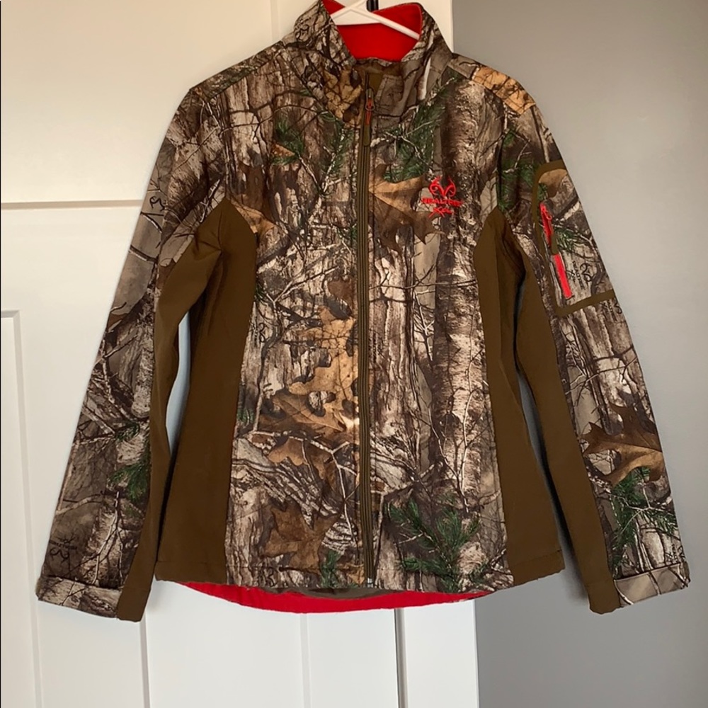 Realtree Women’s light hunting jacket